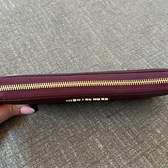 Michael Kors Jet Set Travel Large Continental Wallet with wrist strap - Picture 9 of 10